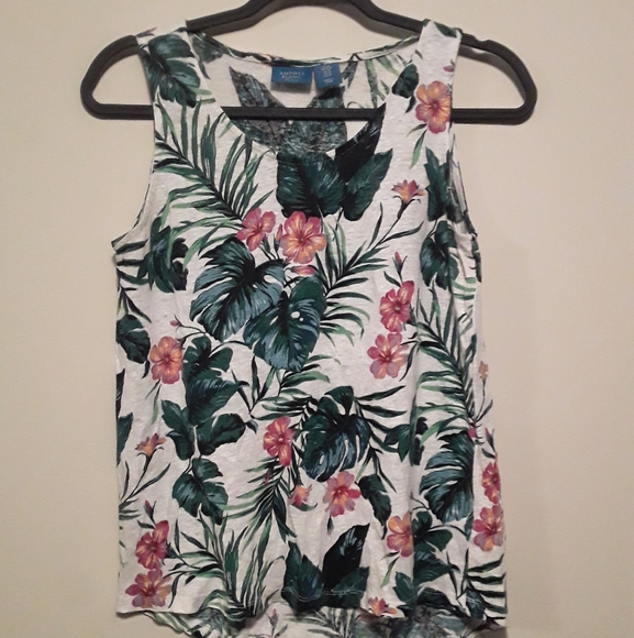 Antibes Blanc Women's Floral Muscle Tee/Tank Top - Picture 2 of 12
